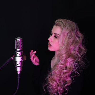 andreakrux's profile picture. 🎙Full time #recordingartist for Orchestralis & Co-founder of KruxAudio
⬇️ All links below