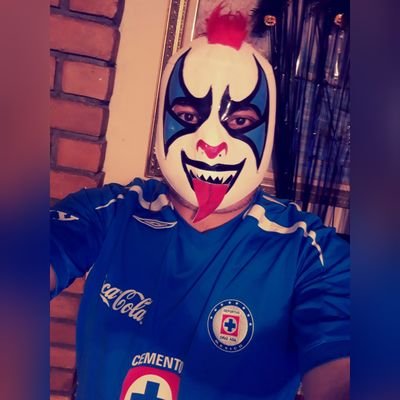 Yo poleo con la gente que es mala, no con la que es buena 🤠.