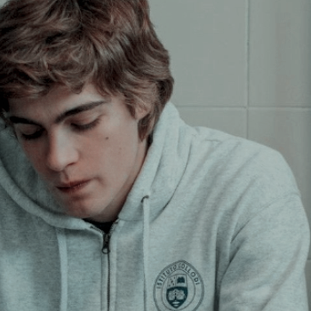 ⠀⠀ ⠀⠀⠀⠀.⠀.⠀.⠀ twenty-three ೃ° 𓂅 ⠀𝐬lytherin; writer⠀⠀〝 𝒂 𝒃𝒂𝒏𝒅𝒊𝒕 like me, eyes full of stars, hustling for the 𝒈𝒐𝒐𝒅 𝒍𝒊𝒇𝒆 〞 ⠀