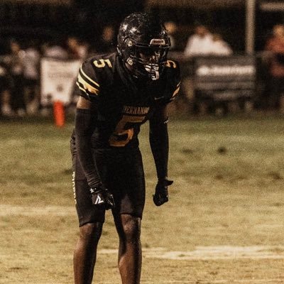 23’| Hernando high varsity football | 5’11 175 | DB| 5️⃣ 4.5 40/ 3.0 gpa.  Check out this video! https://t.co/Z2jPgvIp7b