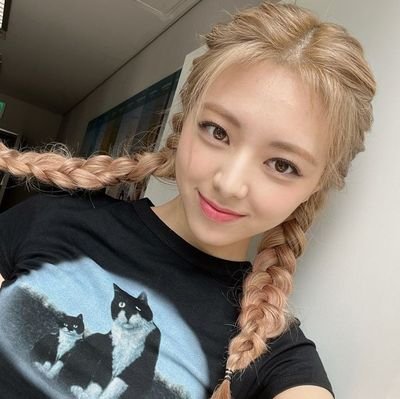 ryjnsgf_'s profile picture. @ITZYofficial