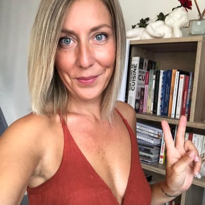 LafontanMelaine's profile picture. Moi c’est melaine célibataire je suis sincère et je sais aimer 😍❤️ je veux un amour sincère d’un homme