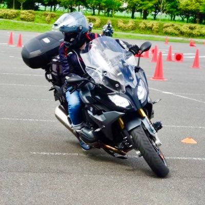 たまには、まーいっかと割り切ることも大切。 人間だもの、毎日完璧はムリっす!🙄チカラぬいて生きよう!😊ただのバイク好き。スカッとするかもね🙄👌
