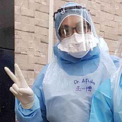 Wife to an amazing nerd,
Mother to two sweeties,
Daughter to awesome parents,
a kickass Sister..
And a Doctor who loves her job (maybe a bit too much!) 😅