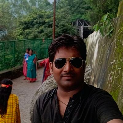 मीलों का सफर पल मे बर्बाद कर गया..
उसका ये कहना 'कहो कैसे आना' हुआ..!!