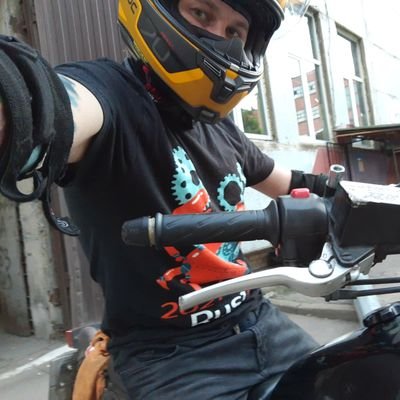 singulared's profile picture. Это не тот профиль что ты ищешь.