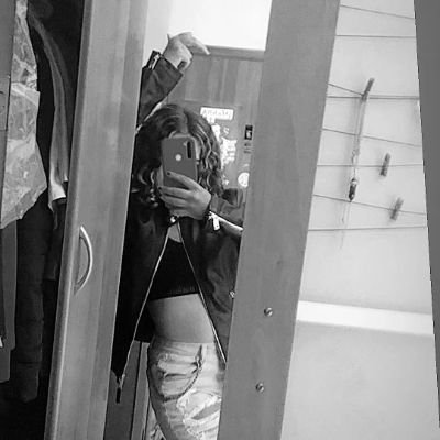 Its_mirii_14's profile picture. She/her  Rock'n'roll