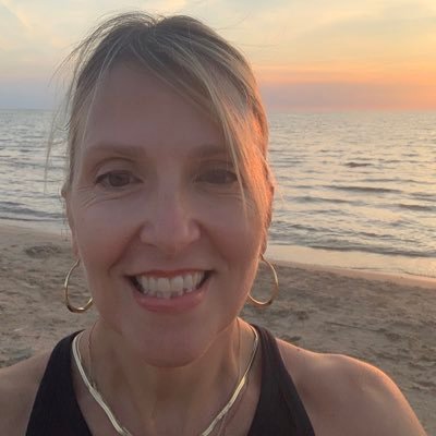 Dietitian with opinions about the 🌎. Probably being sarcastic. Probably right. Over-user of emojis.🥑🧘🏼♀️🇨🇦