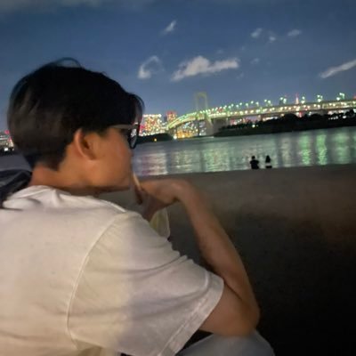 24____00's profile picture. 自己愛極