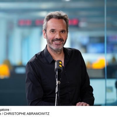 Reporter et matinalier à la direction des sports de radio France. Aime nager, pédaler, courir, voyager et valider / Micro d’or radio 2019