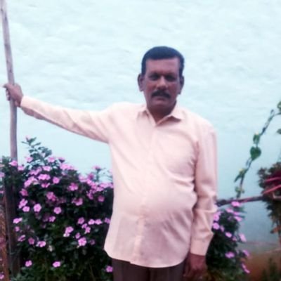 mathiq9's profile picture. 