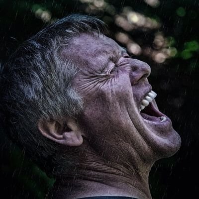 alguém pode até perceber o teu silencio,mas só Deus pode ouvir o grito da tua alma.