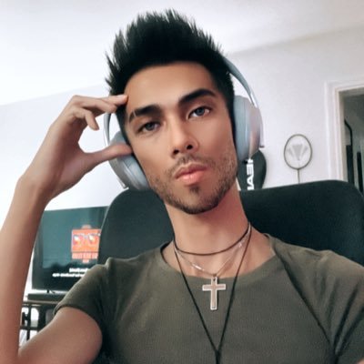 BlakeEverette's profile picture. I'll show you... Interior Decorator | iPhoneographer iPhone 14pro max 12pro X | M100 M10 M3 A5100