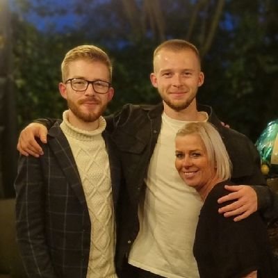 markfrobi's profile picture. The simple life 🙂👍. UEFA B ⚽ coach. MUFC W3103 since '94. Barn convertor in Woodland, Cumbria.