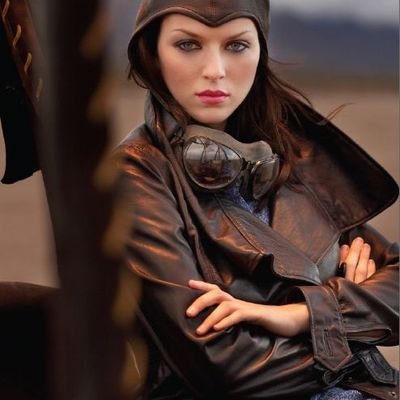 tina_caskey's profile picture. Loves walking barefoot, horror movies and books. Camping, swimming, hiking. Artist.