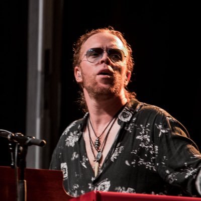 Touring keyboard player and Hammond Organ endorsee - currently on tour with Glenn Hughes