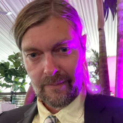 artist, contract faculty slackademic at OCADU. Mostly here to listen. I am NOT here for politics and will mostly BLOCK Conservatives.