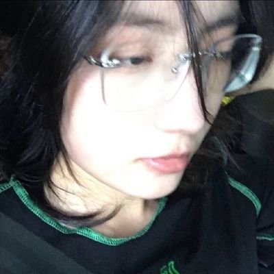 zoesmock's profile picture. 🐈‍⬛ . . . 💭💢