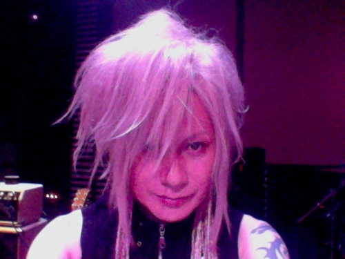 ロッケンロォｫｫー♪
DANCER
JUDY AND MARY
D.T.R
GROOVE MASTER
THE DEAD POP STARS
†яi￠к
ミュージシャンとしての経歴がかなり長い為､詳細はWikipediaで
本名 藤本泰司 を検索して下さいね(笑)
ブログもやってるので見てください♪