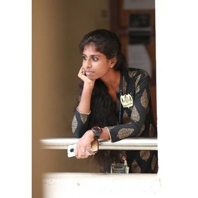 Janani_writes's profile picture. 