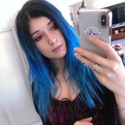 My name is Kaycee or K (but Damon calls me that)... came from a family that are witches...I will always love you @FierceArrogance