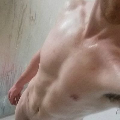 Just an average guy with an above average penis. If you wanna stroke my cock or my ego, DM me!