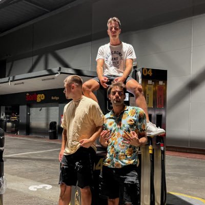 marclache2's profile picture. Pensamos demasiado y sentimos muy poco. Instagram: @marclache2