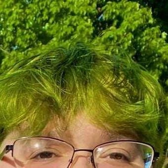 mackelvoy17's profile picture. uhhh so music is cool right? she/they 25