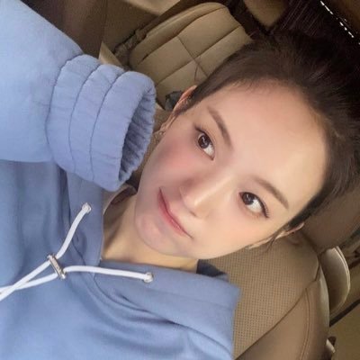 Gyuri_Save Profile Picture