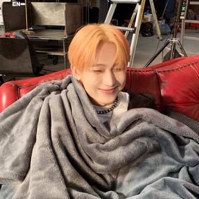 ⓘ 🦊 biased | she/her ⛅ | multifandom :3 | maybe with sunoo there is meaning to life...