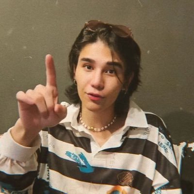 ohmymymyymym's profile picture. #jeffsatur #barcodetin #jeffbarcode 🪐💚