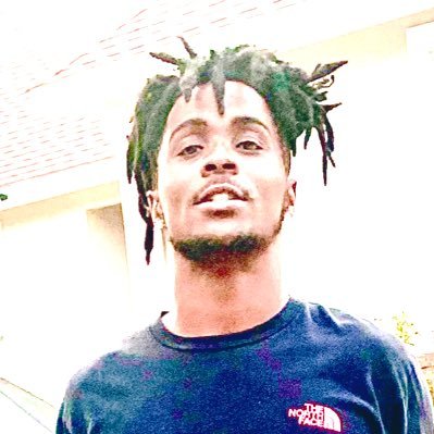 hustler at heart but i can’t let these hoes play wit my heart ain heartless but dat bitch dere…. Been fell apart🖤Ⓜ️⚔️ 777 333 😇LLMy Angels E.W.W TW DDW 👼🖤