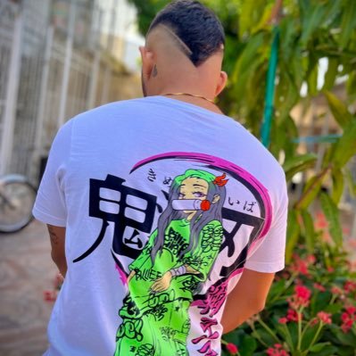 -Twitter:@12Bperez 
-Instagram:Branchy12 
-snapchat: Brandonperez126