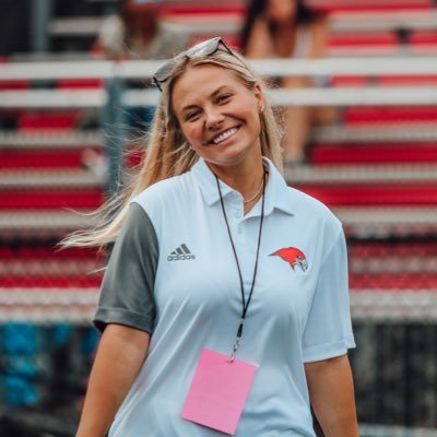 Montclair State Football Beat Reporter✍🏻🦅 instagram : @ emily.reports