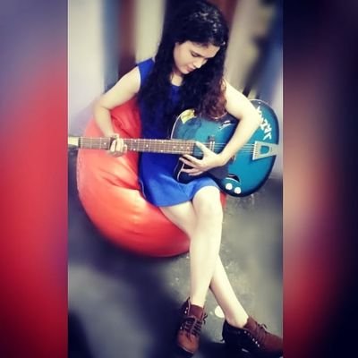 KajalMi46580369's profile picture. खुद से ही लड़ झगड़कर खुद के ही इश्क में शुमार हो गए
न जाने कब ये बिखरते लफ्ज़ मेरे काजल के अल्फाज़ हो गए
Poet✍️
Ig I'd:-@lordkrishnaquotes1246
@wave_of_kajal09