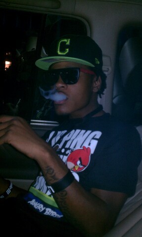 BuGatiGREEN's profile picture. FUCK 160 Characters. Juz NO GOODWEED&BADDBITCHES!&Im real as yu find em so follow if yu want IDgAF. +_+