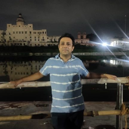 munshee2289's profile picture. Writer, Dreamer, Lover
Social Worker, Right Winger
Public Servant, Master of will

अंशुमन के लिए क्या कहें ,                
बंदा बड़ा  ही बेतरतीब है !