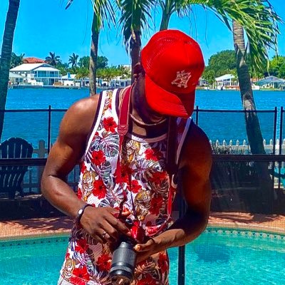 Artist 🎤 Photographer📸 Content Creator 📹 Check out my link below 👇🏾
