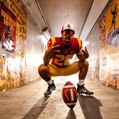Travis Dye Profile
