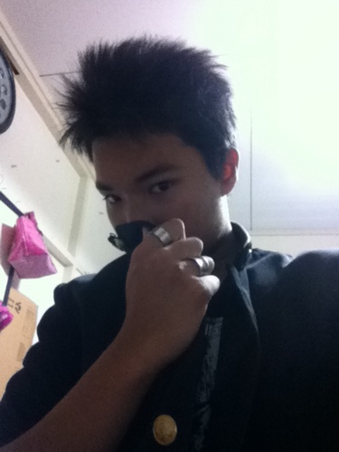 ichigodaisuki11's profile picture. 今、僕はただの高校一年生です。。。工業男子です。
彼女は。。。いないねｗｗｗほしいですねｗｗｗ
長所は、何があっても前向きかな。あとみんなを驚かすこと（笑）
短所は、短気ｗｗｗ
特技は、マジック！！そうマジシャンです。４年ぐらいやってます
。。。。。日本人じゃないんだよな＾＾