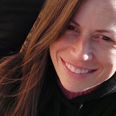 analialuqueux's profile picture. UX Product Designer