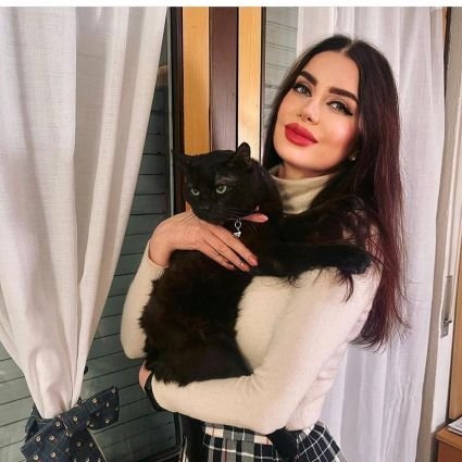 Diamond Maine From Upland California USA 🇺🇸. Cashier Worker
Make up 💄 Artiress.. My Nickname Is Bella And My Cat 🙀 Name Is Lela