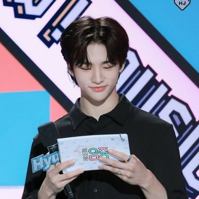 Hyunjin is better than anyone
Skz World Domination
Only stay