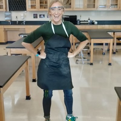 Teaching high schoolers about Chemistry⌬ | (she,her)