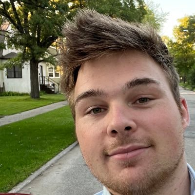 Part time Streamer on twitch and I also edit stuff.