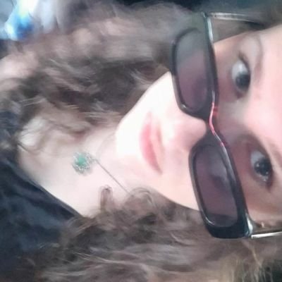 ariana grande, girlbossing, libri e criceti
(non prendere nulla in modo serio di quello che c'è scritto)