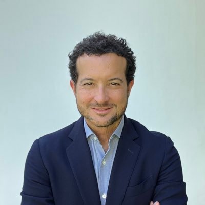 luearaujo's profile picture. I help leaders lead better. I help leaders, teams and organizations increase their adaptive capacity. I help leaders overcome resistance to change.