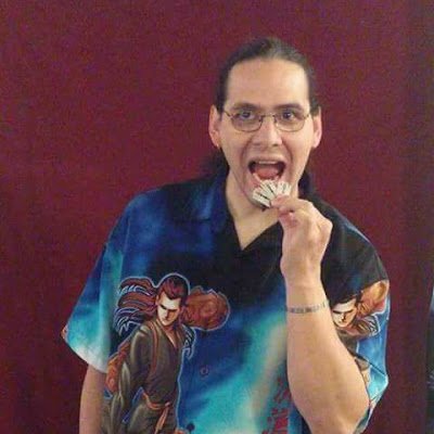 I'm magician who loves to entertain an audience with magic, from comedy magic, close up, street and social media magic.