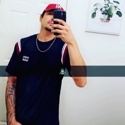 jaaaaiiiimeeee's profile picture. Talking to the moon..