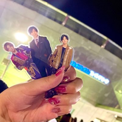 アイドルから栄養を得て生きている一般人
